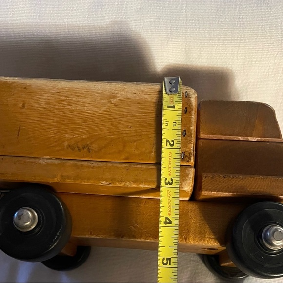 Vintage Community Playthings Rifton NY
Wooden Small dump truck Used - Picture 9 of 9